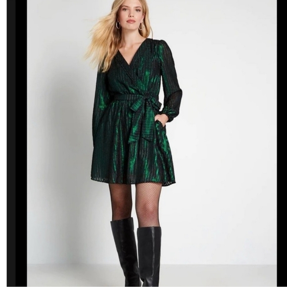 ModCloth Your Time To Shine Dress Metallic Emerald Green Size Medium - Picture 3 of 8